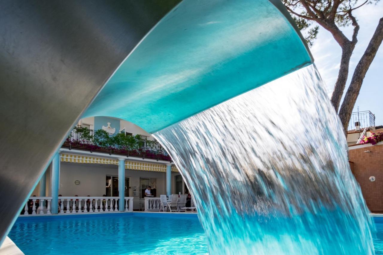 Hotel Villa Dei Fiori - Sul Mare Con Piscina Viserbella di Rimini Exterior photo