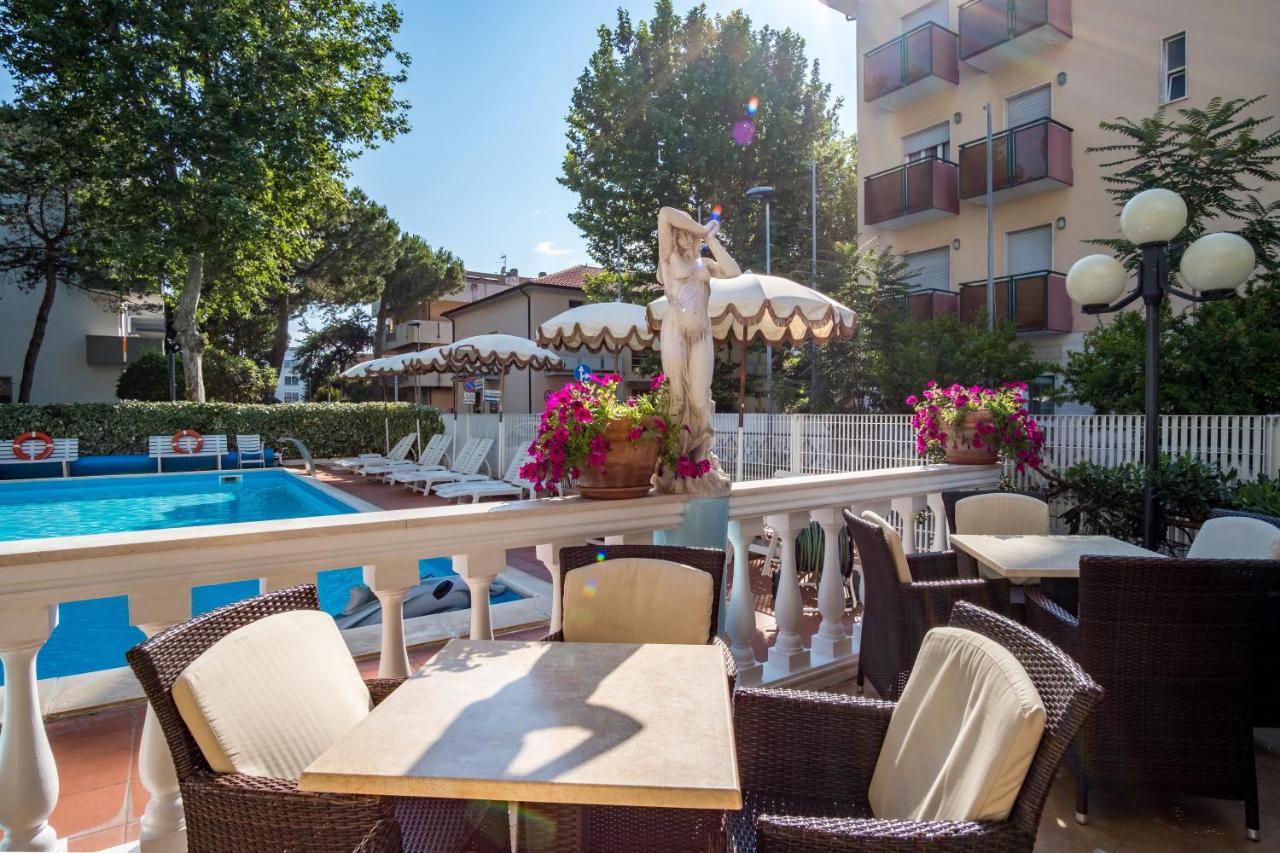 Hotel Villa Dei Fiori - Sul Mare Con Piscina Viserbella di Rimini Exterior photo